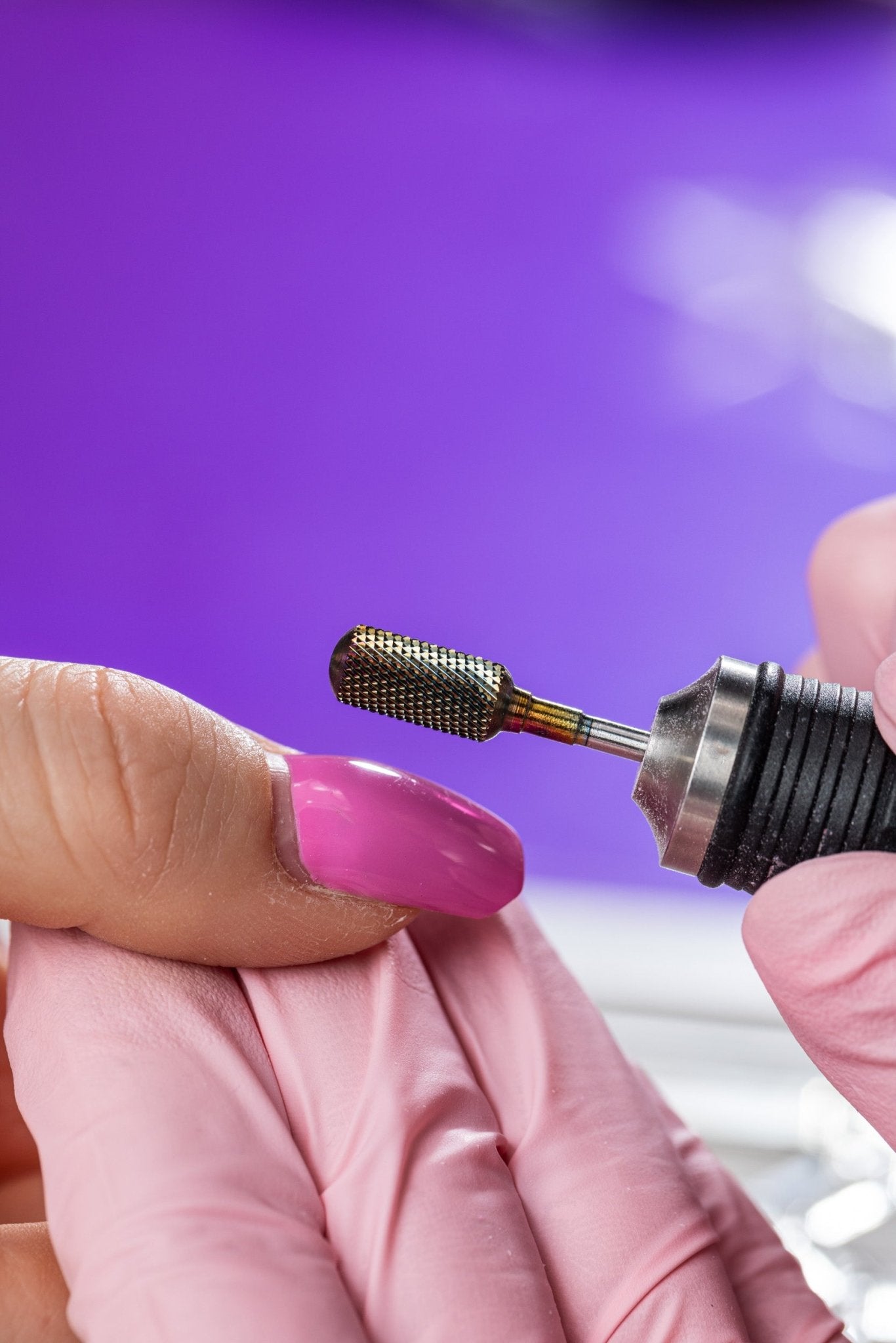 Frez z węglika do hybrydy, akrylu i żelu z powłoką kameleon by Paulina Pastuszak - delikatny walec - iqnails